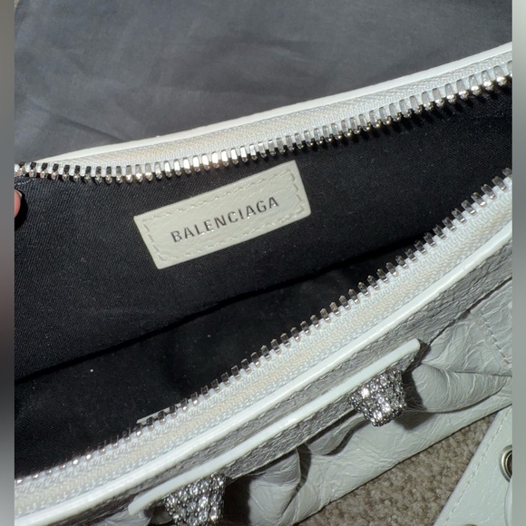 Balenciaga Le Cagole XS shoulder bag with rhinestones in white - Picture 4 of 8